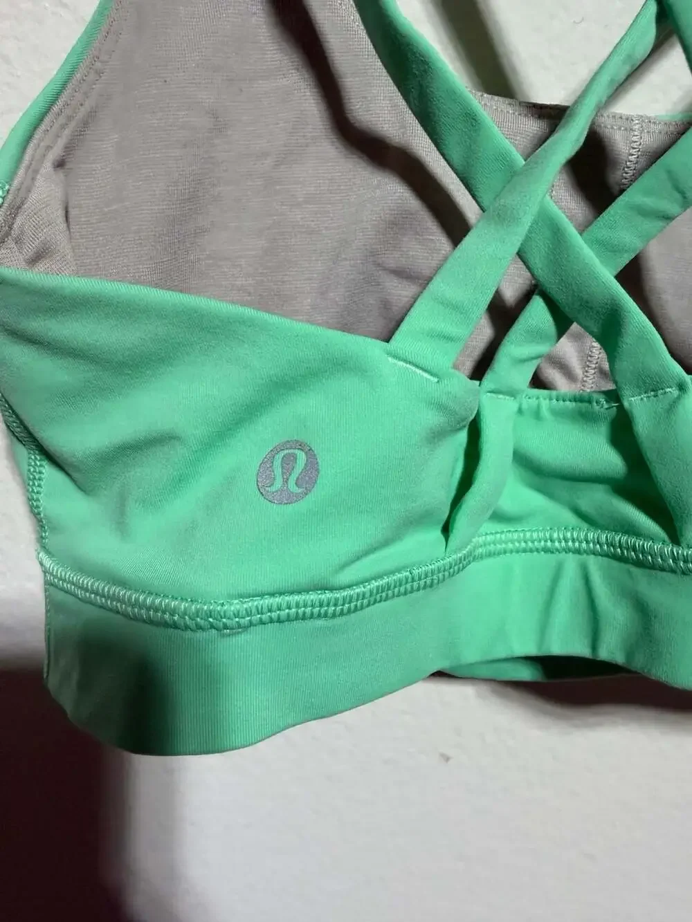 Lululemon Energy Bra *Luxtreme Size 6 Fresh Teal - Picture 3 of 4